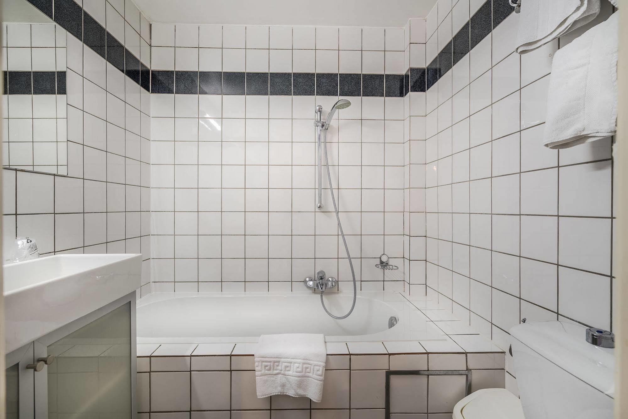 Hotel Lambeau Etterbeek Exterior foto